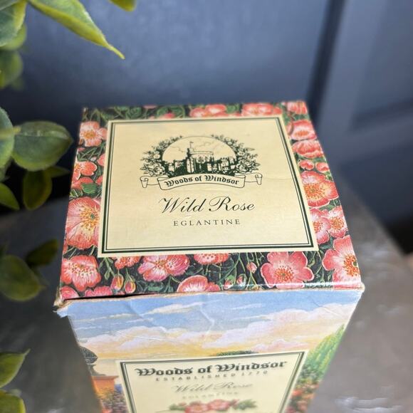 Woods of Windsor Vintage Wild Rose Moisturising Bath Shower Cream 250 ml 8.5 oz - Picture 3 of 4
